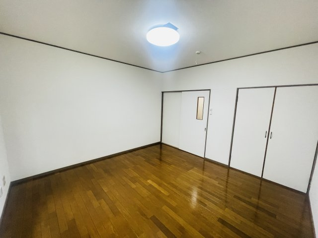 キャピトルハイツ北山の洋室