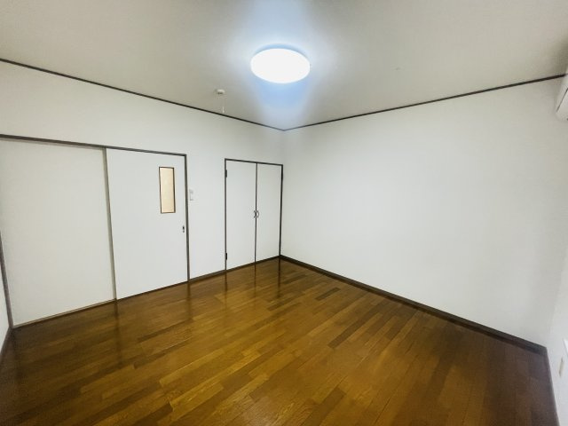 キャピトルハイツ北山の洋室