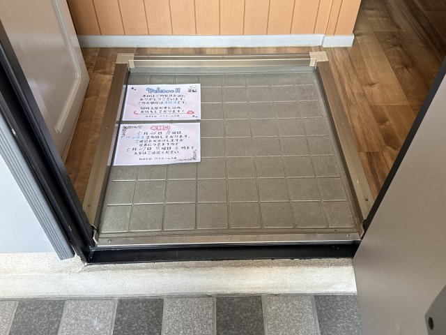 ウィンディア玉手の玄関