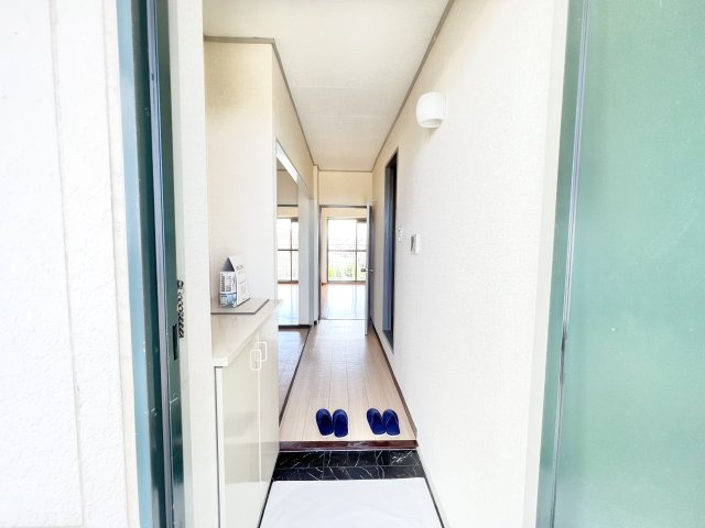 コーポスカイEの玄関|※別部屋参考写真