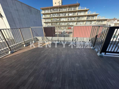 【バルコニー】 | アルファコート東六郷 | お洗濯にも便利なバルコニー付き