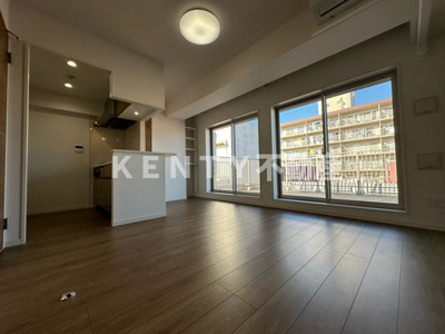 【居間・リビング】 | アルファコート東六郷 | ゆったり過ごせる居間です