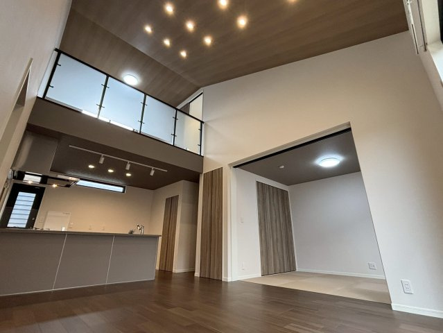 プランタウン小野田駅前18号地の居間・リビング|※ イメージ施工例　リビング/ダイニング