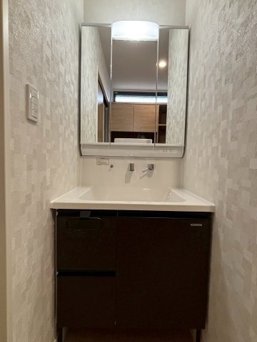 プランタウン小野田駅前18号地の独立洗面台|※ イメージ施工例　シャワー付き洗面台