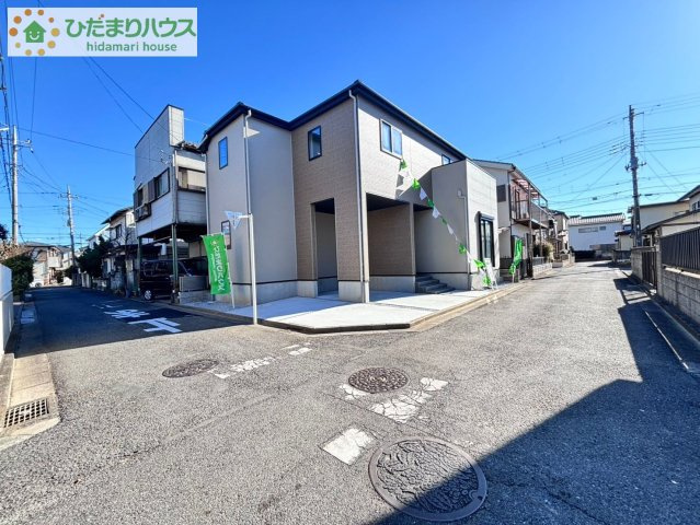 上尾市小泉　2期　新築一戸建て　アーバンスタイル　01の前面道路含む現地写真