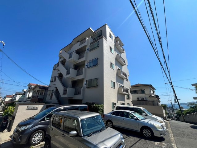 メゾン霞ヶ丘の外観
