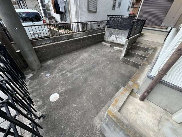 豊春一戸建ての駐車場|車をお持ちの方に嬉しい駐車場付きの物件です