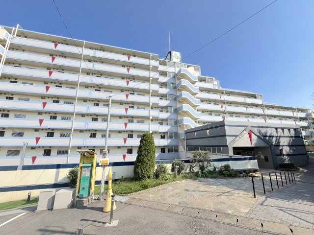 ロワールマンション青葉WESTの外観