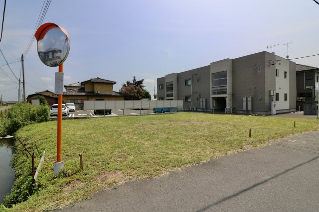 足利市島田町の売地の外観|建築条件はございません。
お好きなハウスメーカー・工務店で建築可能です。