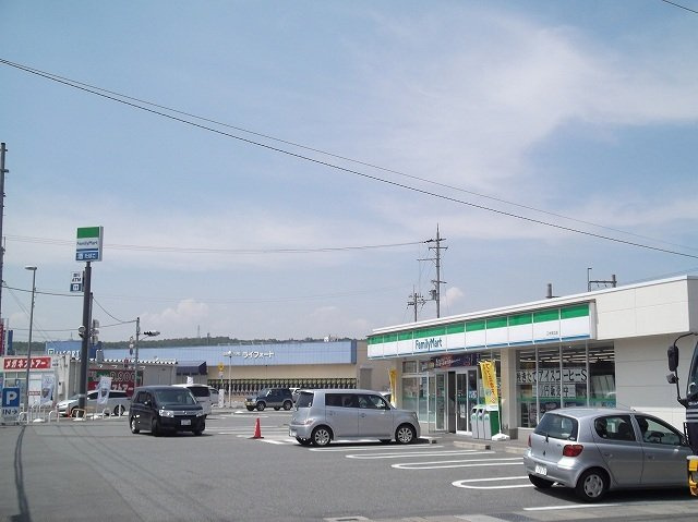 エレガンテの周辺|ファミリーマート三木末広店まで450m
