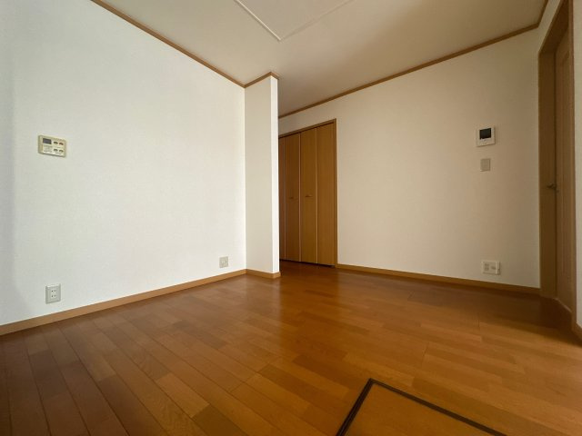 セレーノやしろ　Ａの居間・リビング