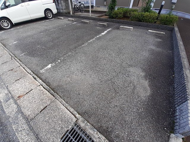 カーペンターＩの駐車場
