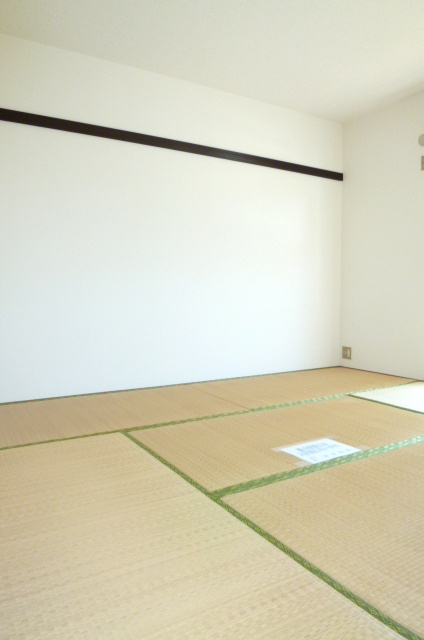 森コーポ【キャッシュバック対象物件】の和室|落ち着いた雰囲気の和室付きです