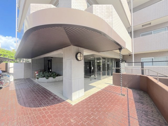 ライオンズマンション大橋第2のエントランス