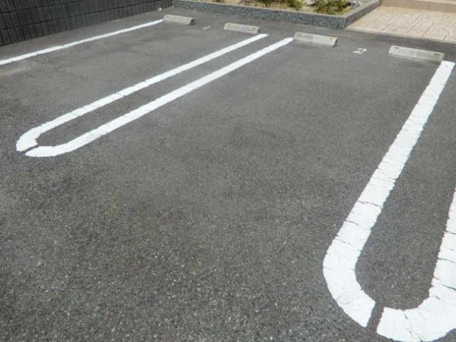 神戸市西区伊川谷町有瀬のアパートの駐車場