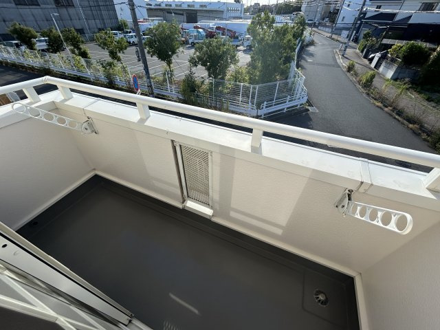 神戸市西区白水２丁目のアパートのバルコニー