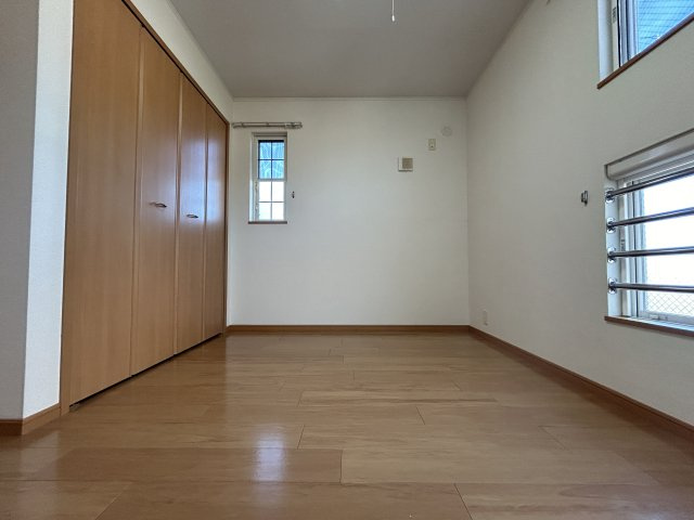 神戸市西区白水２丁目のアパートの居間・リビング