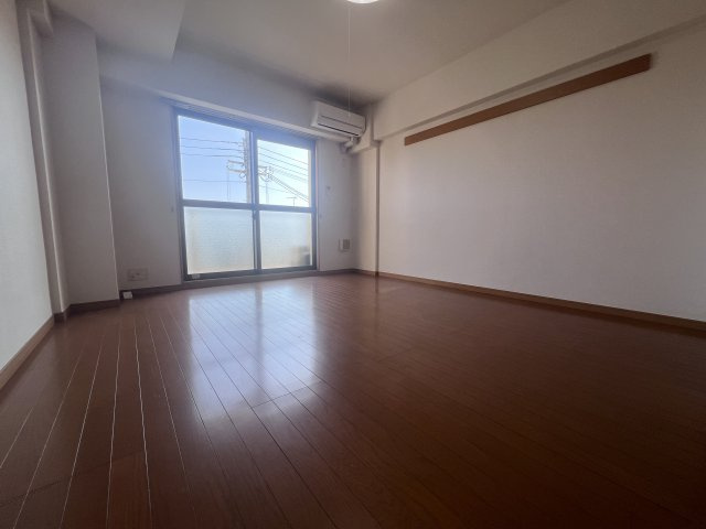 神戸市西区宮下１丁目の賃貸マンションの居間・リビング