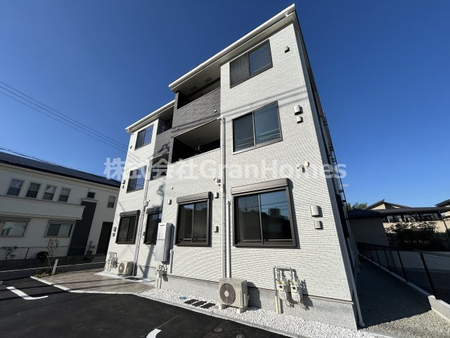 神戸市垂水区舞子台５丁目のアパートの外観