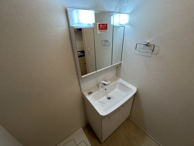 神戸市垂水区舞子台５丁目のアパートの洗面所