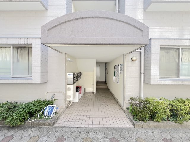 KBCマンションユーハイム大橋3のエントランス