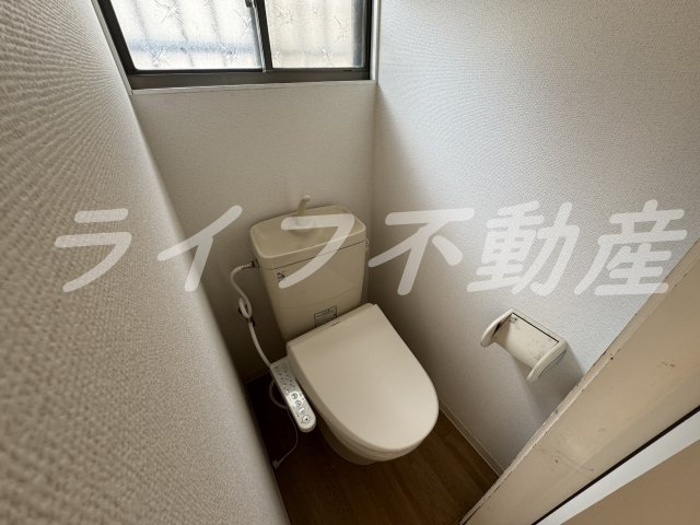 松原2丁目戸建のトイレ|落ち着いたトイレです