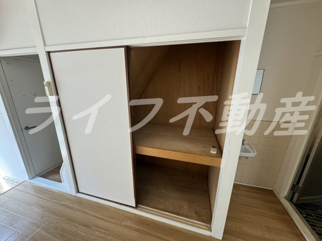 松原2丁目戸建の収納|こまごまとしたものを収納できそうですね