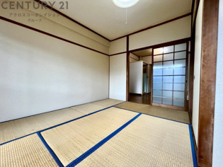 シャトルイツキの居間