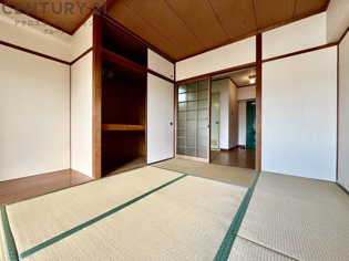 シャトルイツキの居間