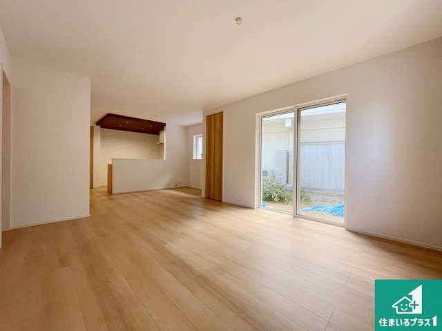 神戸市西区伊川谷町有瀬　第1期　未入居の居間・リビング|シンプルなリビングは、観葉植物等のインテリアを楽しめますね！パパ好みにも、ママ好みにも家具次第で雰囲気を変えることができます！