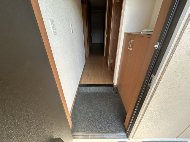Ｗｅｓｔ Ｈｉｌｌｓ 弐番館の玄関