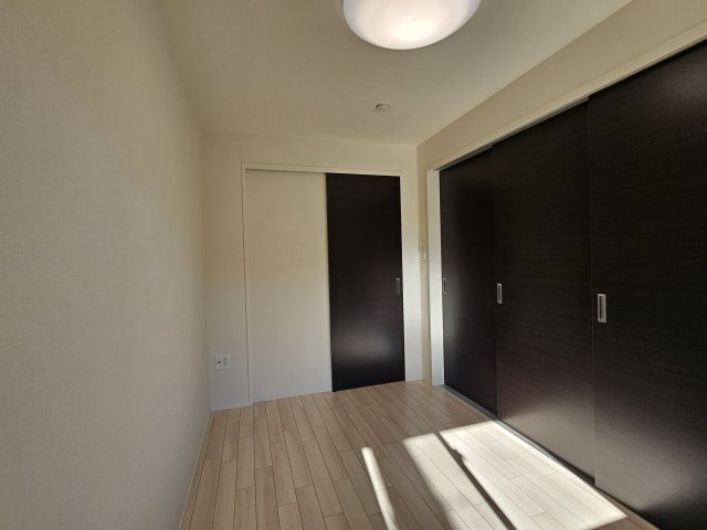 ベースの寝室