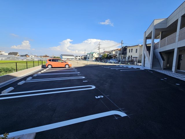 ベースの駐車場