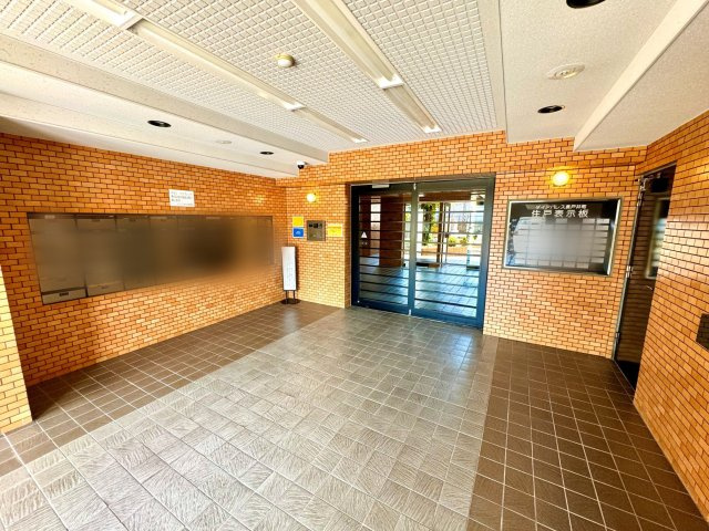 ダイアパレス長戸井町のエントランス|建物の内部です