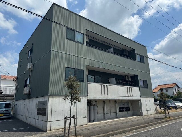 クレイストンの外観