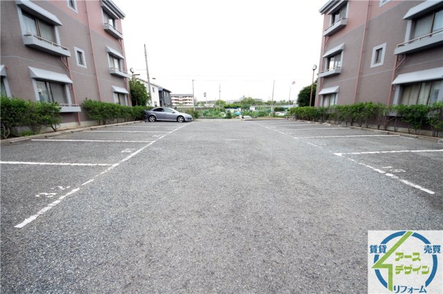 アグロスの駐車場