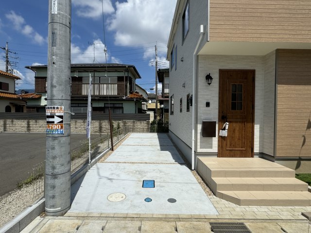 柏市豊住４丁目新築戸建【柏第八小学校：8分】の駐車場|1号棟駐車スペース・縦列２台駐車可