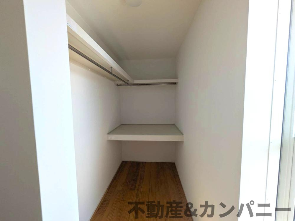 メルティータウン東野　モミジの家(1号棟)　東野5丁目分譲戸建(全4棟)の収納|小物を収納するのに便利です