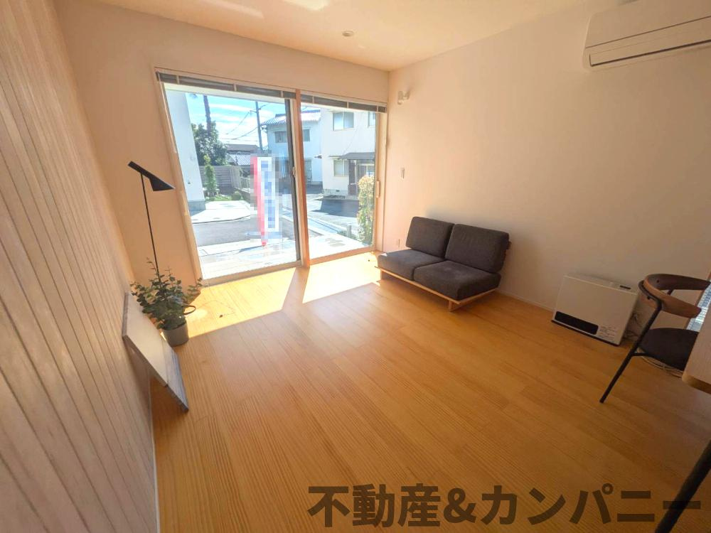 メルティータウン東野　モミジの家(1号棟)　東野5丁目分譲戸建(全4棟)の居間・リビング|居間です