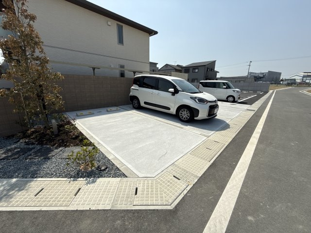 シャーメゾンコタニの駐車場