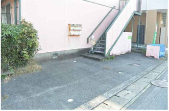 【駐車場】