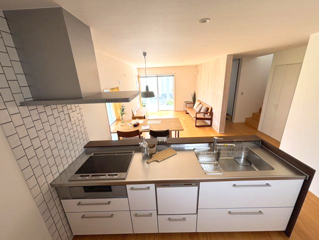 メルティータウン東野　アオダモの家(2号棟)　東野5丁目分譲戸建(全4棟)のキッチン