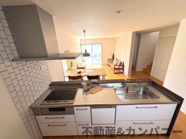 メルティータウン東野　アオダモの家(2号棟)　東野5丁目分譲戸建(全4棟)のキッチン