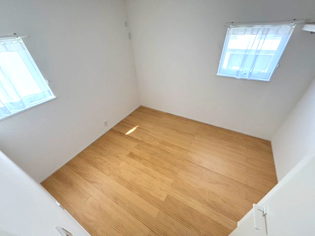 メルティータウン東野　アオダモの家(2号棟)　東野5丁目分譲戸建(全4棟)の洋室