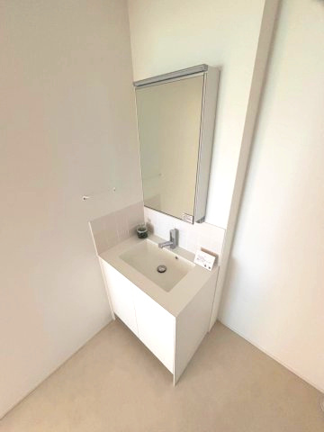 メルティータウン東野　アオダモの家(2号棟)　東野5丁目分譲戸建(全4棟)の独立洗面台