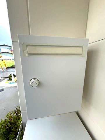 メルティータウン東野　アオダモの家(2号棟)　東野5丁目分譲戸建(全4棟)のその他|郵便ポスト