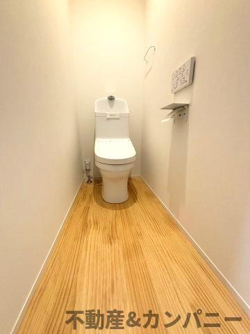 メルティータウン東野　ヤマボウシの家(3号棟)　東野5丁目分譲戸建(全4棟)のトイレ|コンパクトで使いやすいトイレです