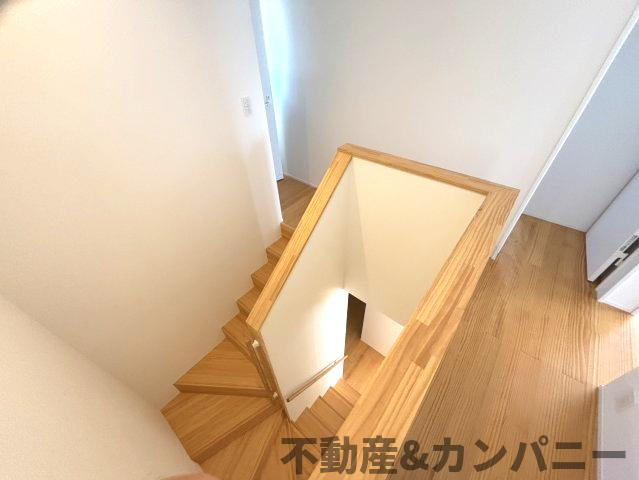 メルティータウン東野　ヤマボウシの家(3号棟)　東野5丁目分譲戸建(全4棟)のその他|階段