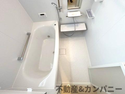 メルティータウン東野　コナラの家(4号棟)　東野5丁目分譲戸建(全4棟)の浴室|ゆったり過ごせるお風呂です