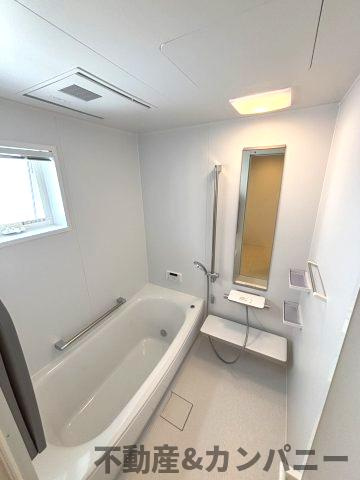 メルティータウン東野　コナラの家(4号棟)　東野5丁目分譲戸建(全4棟)の浴室|落ち着いた空間のお風呂です